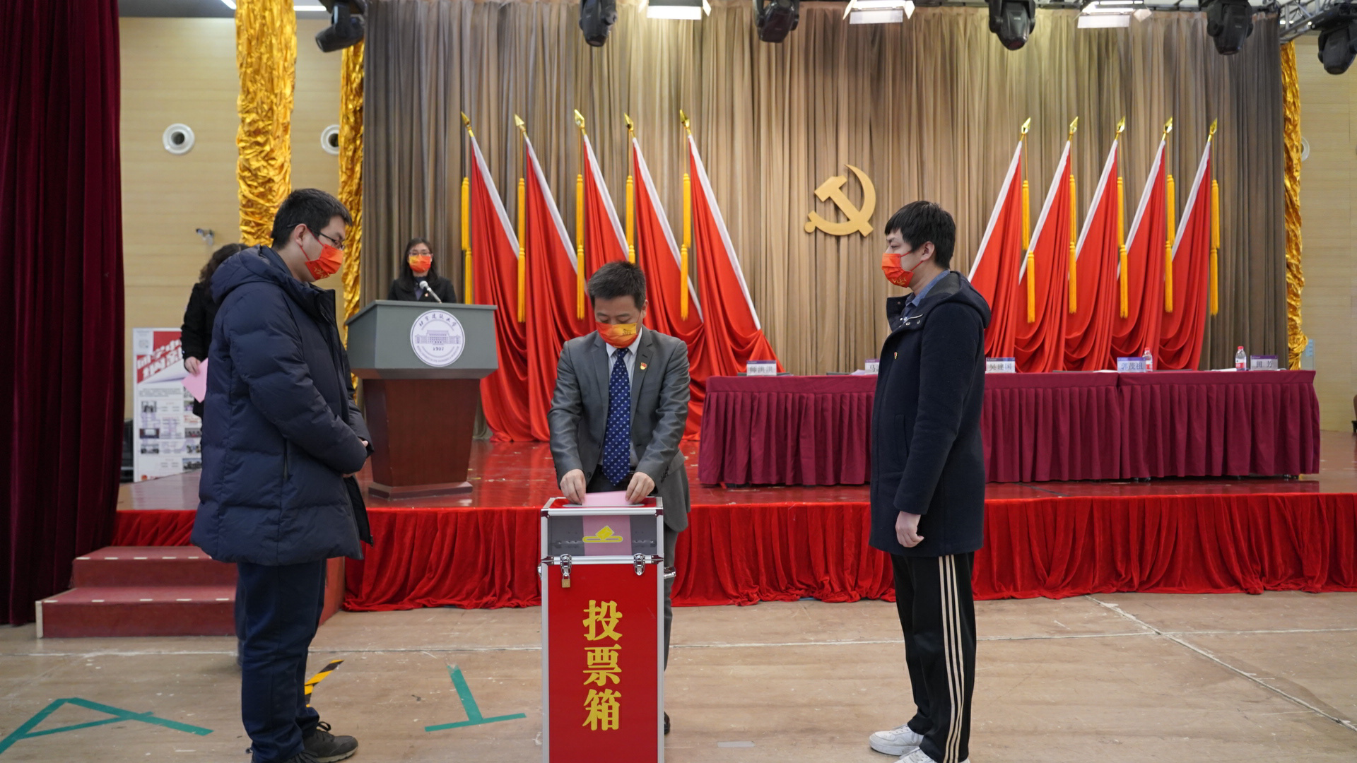 2e001f29942f408eae88cbdaa2454ade.jpg 2e001f29942f408eae88cbdaa2454ade.jpg